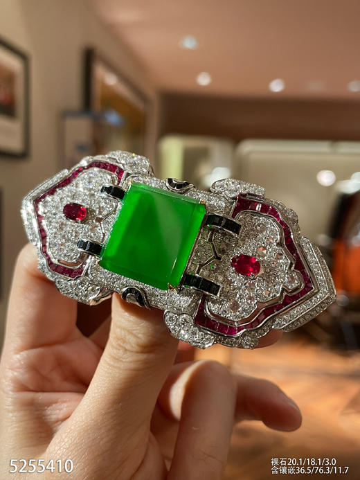 玻璃种帝王绿无事牌翡翠胸针【5255410】具体价格微信咨询 商品图0