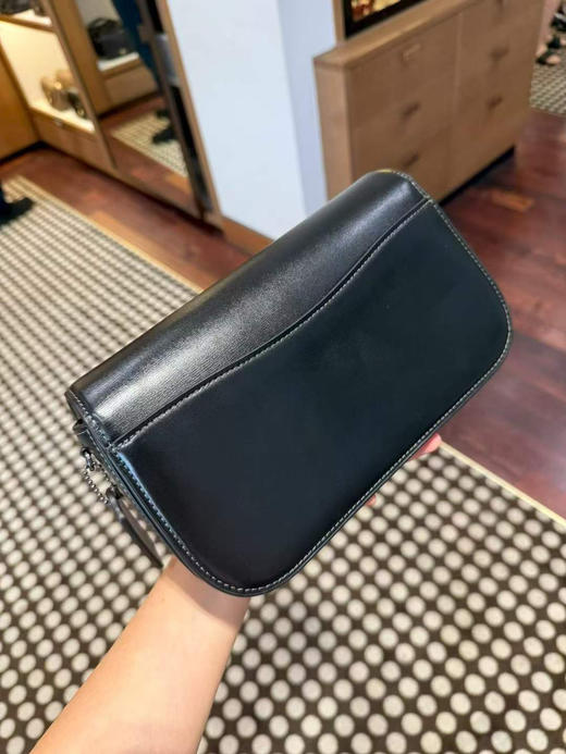 新款￥1999🇺🇸直邮，Coach新款HARPER腋下包法棍包，搭配全新马车扣绝了！双肩带可腋下可斜挎，黑黑配色 商品图11