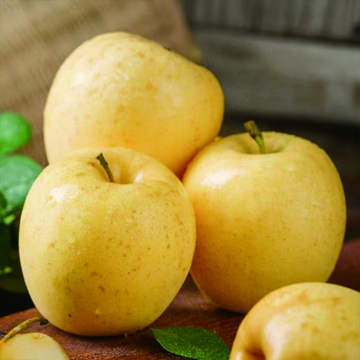 优选丨维纳斯苹果 山东产地直发 色泽香浓 脆甜多汁 京东快递包邮  特殊商品一经发出 不支持拦截快递以及七天无理由退换货 商品图2