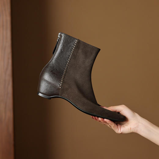 【预售5天】洋气舒适通勤内增高羊反绒面皮拼接切尔西中跟方头真皮短靴女ZYY&A1552 商品图2