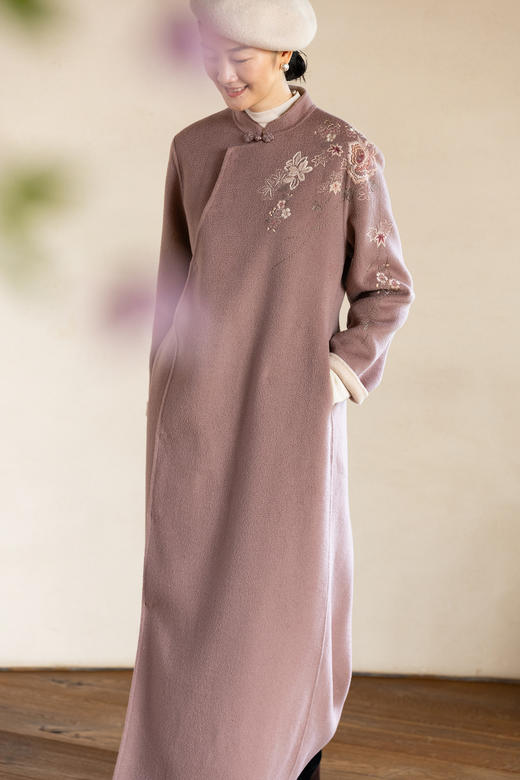 牧衣游原创 手工刺绣双面呢连衣裙保暖轻盈新中式毛呢外套 立言 商品图5