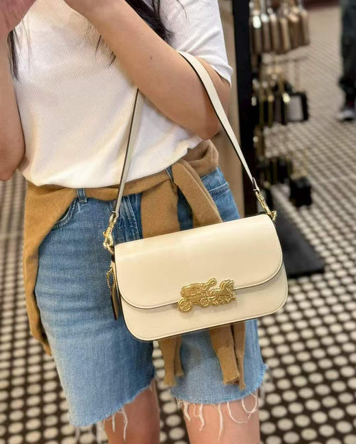 新款￥1999🇺🇸直邮，Coach新款HARPER腋下包法棍包，搭配全新马车扣绝了！双肩带可腋下可斜挎，黑黑配色 商品图8