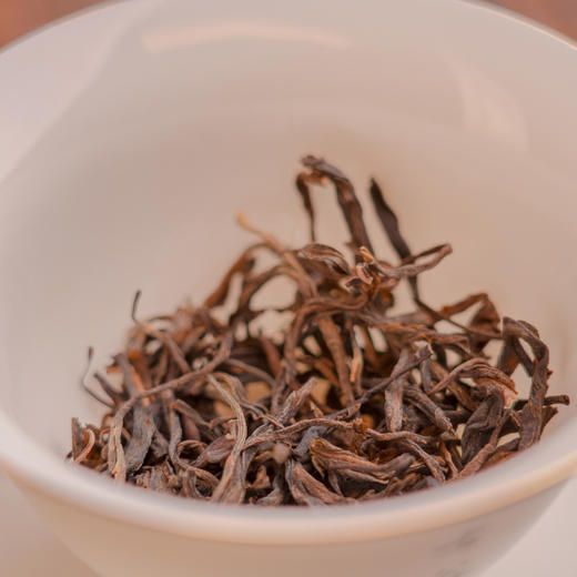 普洱生茶 | 2023云南春茶勐海大叶种晒青原料，3年份原料。罐装6袋便携装 | 清爽微苦秒回甘明黄透亮 鲜爽山野味 商品图3