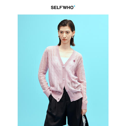 SELFWHO笑脸衣橱山羊绒混纺镂空扭麻花针织衫女2025冬新款V领上衣 商品图3