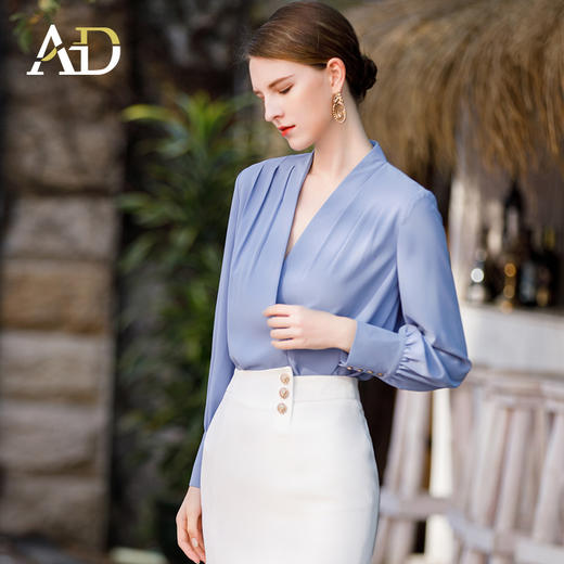AD法式轻熟风上衣女V领设计感蓝色衬衫气质女神范白领衬衣职业装 商品图1