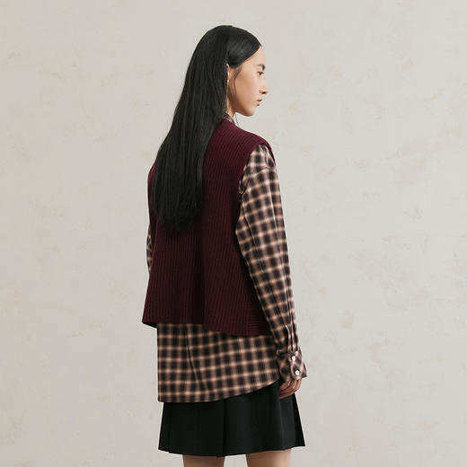 NEELLY纳俪商场同款冬季新款圆领开衩针织背心女简约休闲上衣N25114A04526 商品图1