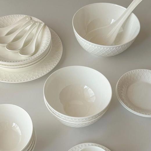 玛戈隆特同花纹纯白简约系列❗【浮雕中古法盘套装】高质感浮雕工艺+中古器型设计🥣复古高颜值奶油色，触感柔滑 商品图1