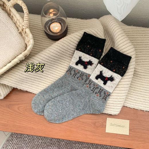 🔥清货亏钱剩3千组🚚17.9💰8双💚 高克重【费尔岛小狗袜】不能错过的秋冬浪漫 百搭 暖融融😌图案好特别，自带文艺复古氛围感🙌 一整个慵懒感拉满❗️ 商品图2