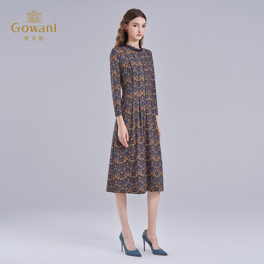 乔万尼2025秋新品高雅深蓝调印花拼接V领连衣裙ED3E320 商品图3