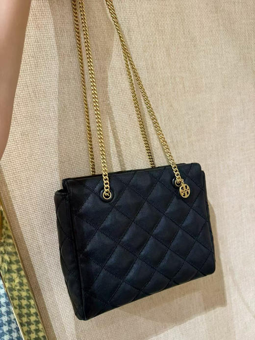 特价🉐￥1999🇺🇸直邮，TB willa 托特终于出小号了[哇]而且终于有拉链了，小香风油腊皮，又高级又温柔！ 商品图0