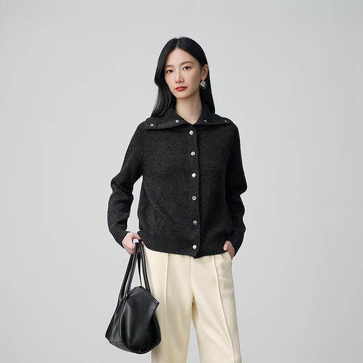 NEELLY纳俪商场同款冬季新款翻领简约随性针织开衫女亲肤百搭外套N25104A07705 商品图3