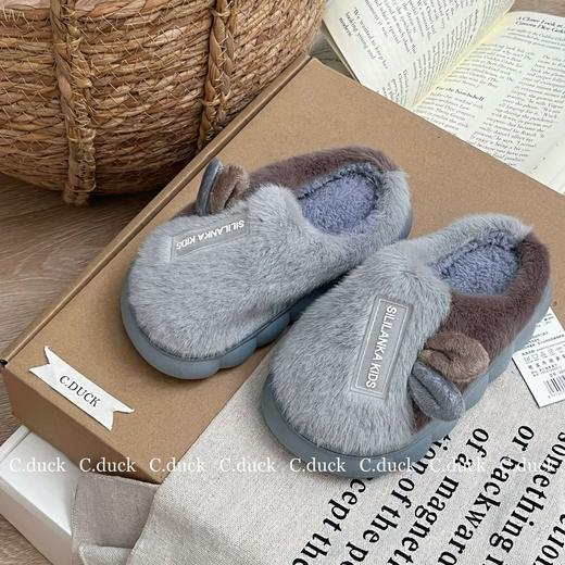 脚宽脚胖者建议拍大一码！！【秋冬拖鞋丨吾家兔耳朵亲子拖鞋 】色彩鲜艳明亮，外观设计独特，质地柔软，出街遛娃回头率chao高，加厚鞋底设计，柔软弯曲贴合脚步，软弹兼具，久穿不易累脚~ 商品图6