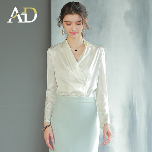 AD珠光白衬衫女法式名媛范长袖上衣2022新款职业装女神范套装裙子 商品图3