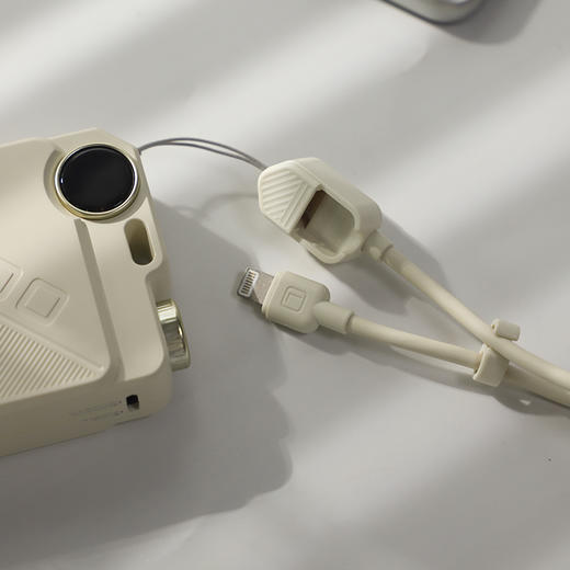 酷小鲸【带3c认证标识 可上飞机】超迷你快充充电宝，自带安卓苹果线超小体积10000mAh大容量充电宝 商品图3