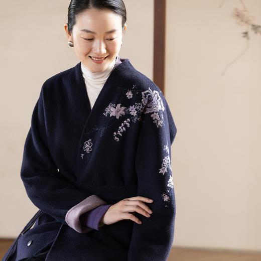 牧衣游原创 水波纹重工手绣双面呢长外套蓬松保暖毛呢外套 晨霁 商品图0