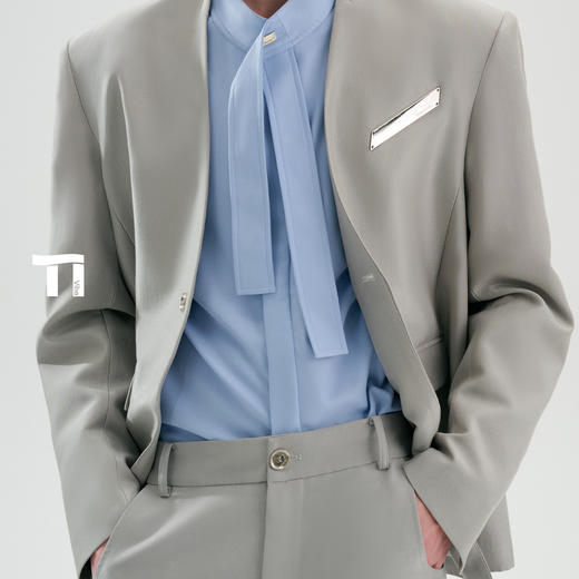 启世录TIWILLTANG“致御格际”金属标无领西装西裤套装 商品图1