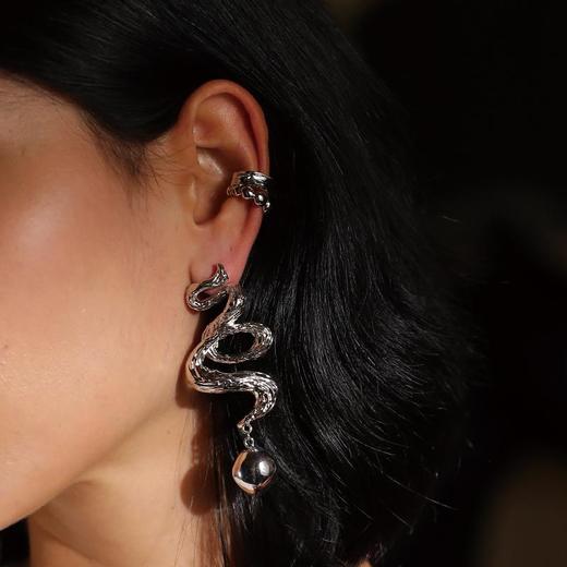 Mordern Art 现代艺术时期 | 银色海浪耳骨夹（1对） 商品图1