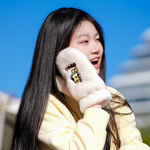 2025秋冬系列团团毛绒手套 商品图2