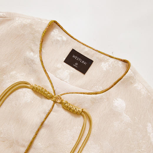 西遇新中式盘扣提花夹棉外套女冬季新款国风撞色袖口圆领宽松上衣V3855316 商品图5