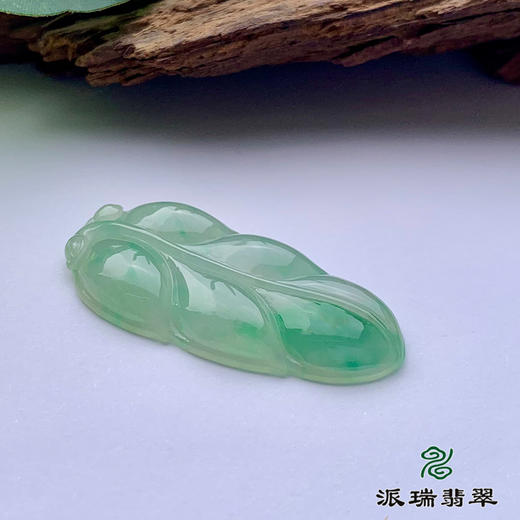 派瑞翡翠 翡翠挂件 糯冰 浅绿 商品图3