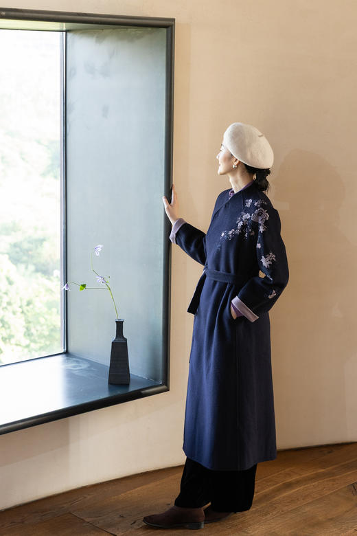 牧衣游原创 手工刺绣双面呢长外套轻盈软糯保暖气质毛呢大衣 伏山 商品图5