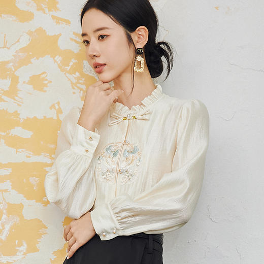 FUYAO扶摇 新中式国风衬衫女醋酸贴布衬衣小众设计感盘扣刺绣上衣 商品图0