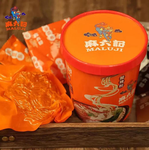 麻六记 酸辣粉四川正宗速食粗粉高汤酱包免煮桶装（新旧包装随机） 256g/桶 商品图0