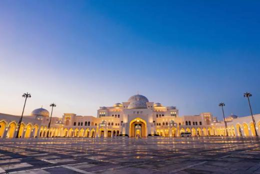 【春节】<阿联酋迪拜+阿布扎比+沙迦+阿治曼四国7天-深圳起止>1晚沙漠水疗度假酒店、沙迦博物馆、棕榈岛52层登塔、阿布扎比总统府、卢浮宫或现象阿布扎比TeamLab（二选一）、谢赫扎伊德清真寺 商品图1