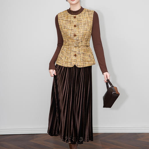 「高货wl」全新升级【铂金会员367/天猫499/差价132】(99634)洛诗琳2025秋冬法式小香风马甲外套丝绒镂空百褶裙两件套 商品图0