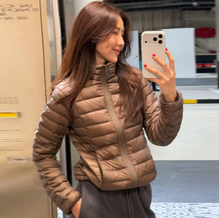 ROMI STUDIO“进口染料”90白鹅绒锦纶轻盈立领羽绒服 RWCAW86902