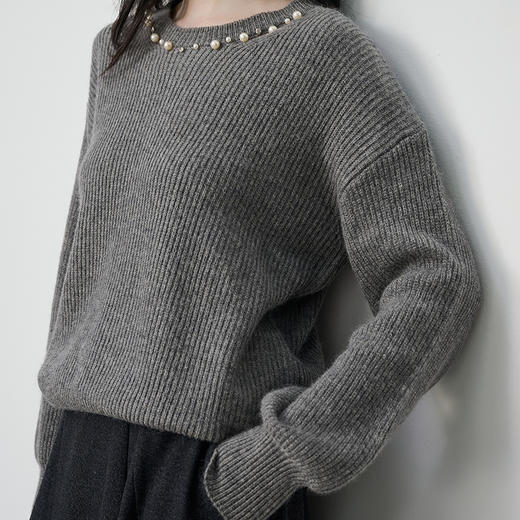 NEELLY纳俪商场同款冬季新款设计感休闲圆领毛衣女亲肤随性针织衫N25104A06608 商品图2