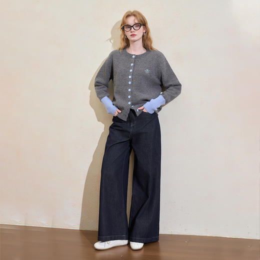 西遇撞色拼接刺绣针织衫女冬季温柔减龄宽松百搭圆领毛衣外套V3755281 商品图1