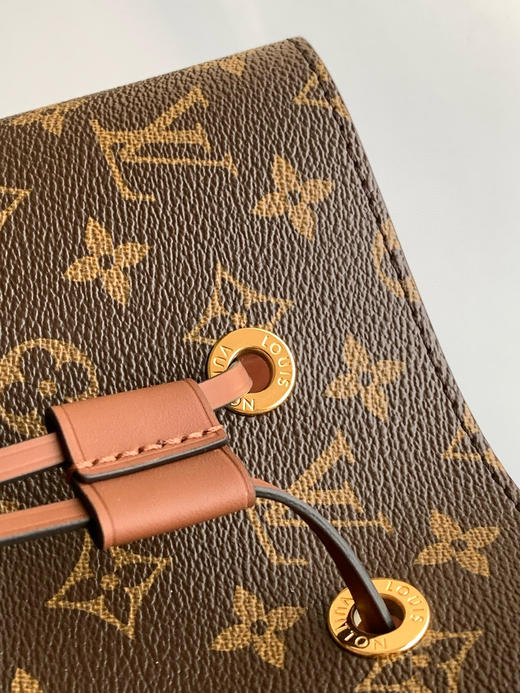 秋冬特惠💰1350 渠道级LV【全钢五金 MB163c01变码芯片】te级LV 全套包装 M44022老花粉 M44887焦糖色 M44021老花红 M44020老花红 本款 NéoNoé 水桶包 商品图4