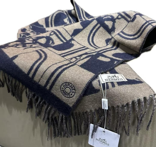 双面提花刺绣小围巾 商品图3