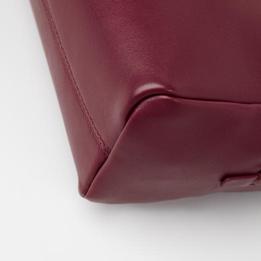 ROMI STUDIO 首饰袋 “长期主义”绵羊皮方形腋下单肩包RWCLP36666 商品图4