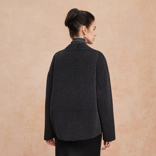 QH900斯尔丽25新款新国风双面双色手工盘花宽松气质高雅短羊毛大衣 商品图6