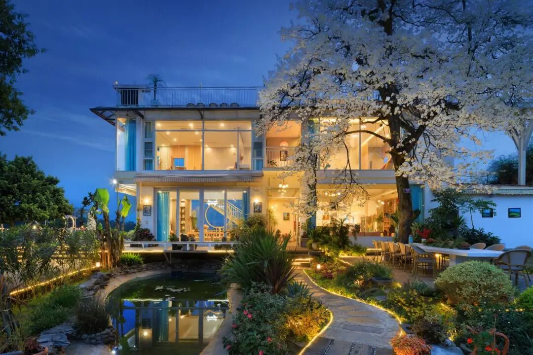 【邛崃·半山梨宿】仅288起！住木屋观山大床房/双床房1间夜，含早餐+行李配送+24h管家服务，近芦沟竹海、花楸山、川西竹海，吸氧度假超省心！