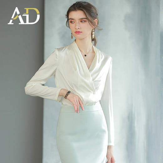 AD珠光白衬衫女法式名媛范长袖上衣2022新款职业装女神范套装裙子 商品图1