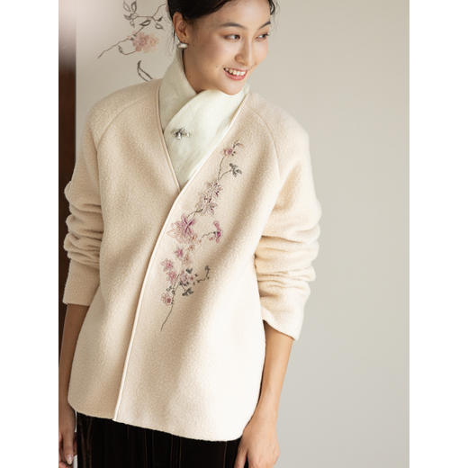 牧衣游原创手工刺绣棉羊毛毛呢短外套冬V领文艺百搭保暖开衫 植往 商品图1