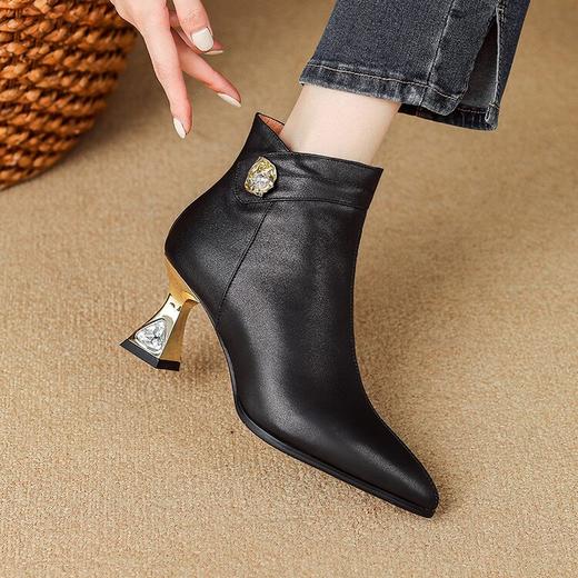 【预售5天】真皮尖头短靴女高跟马丁靴秋冬季新款时尚水钻中跟显瘦单靴子XME&898-666 商品图0