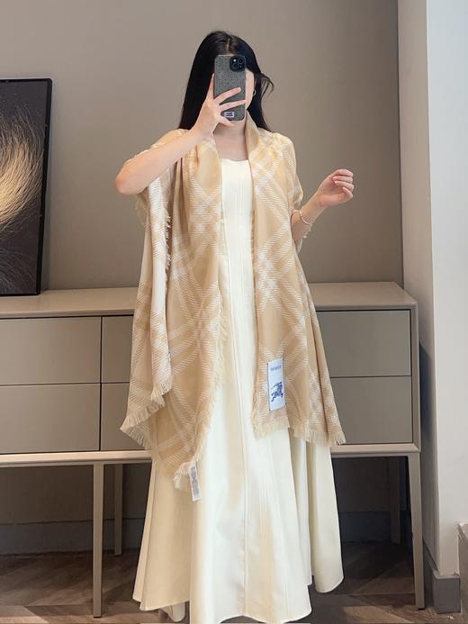 巴宝莉 骑士马格纹长巾 杏色 Size：200x65cm（ZT*DSX） 商品图5