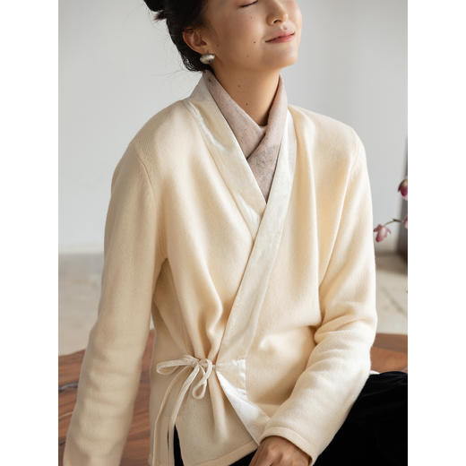 牧衣游原创 纯羊毛毛织外套软糯蓬松保暖V领系带百搭开衫 云栖 商品图3