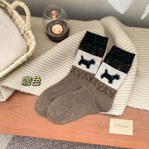 🔥清货亏钱剩3千组🚚17.9💰8双💚 高克重【费尔岛小狗袜】不能错过的秋冬浪漫 百搭 暖融融😌图案好特别，自带文艺复古氛围感🙌 一整个慵懒感拉满❗️ 商品图5