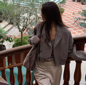 ROMI STUDIO“自我轮廓”羊毛亚麻针织翻领短款兜腰外套RWCWWG6486