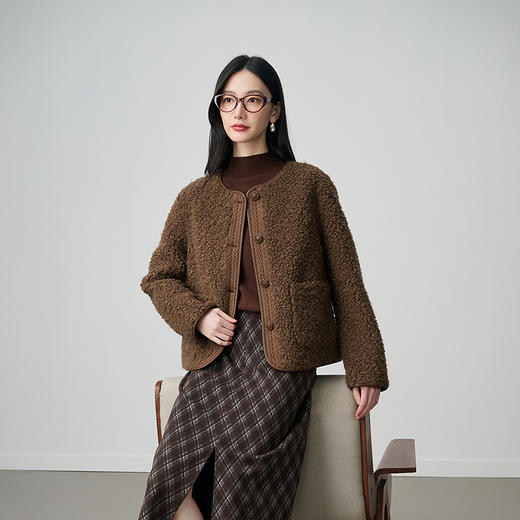 NEELLY纳俪商场同款冬新款复古百搭氛围感上衣女保暖百搭短款外套N25104C03307 商品图3