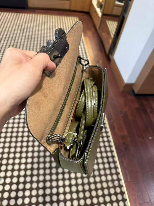 新款￥1999🇺🇸直邮，Coach新款HARPER腋下包法棍包，搭配全新马车扣绝了！双肩带可腋下可斜挎，黑黑配色 商品图5