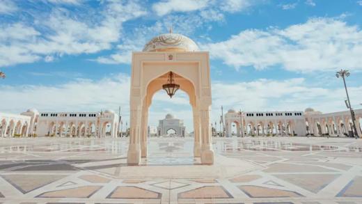 【春节】<阿联酋迪拜+阿布扎比+沙迦+阿治曼四国7天-深圳起止>1晚沙漠水疗度假酒店、沙迦博物馆、棕榈岛52层登塔、阿布扎比总统府、卢浮宫或现象阿布扎比TeamLab（二选一）、谢赫扎伊德清真寺 商品图0