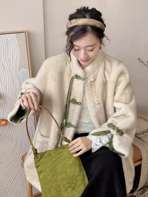 【高品质私服】【新中式盘扣欧貂绒外套】纯手工缝制珍珠盘扣➕顶奢面料，让人眼前一亮的古典东方美【无标出货 介意慎拍】WD 商品图2