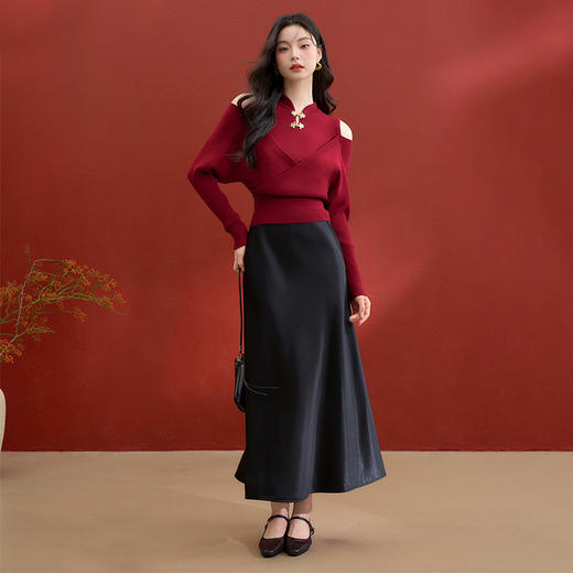 西遇新中式盘扣假两件毛衣女冬季新款收腰显瘦露肩交叉针织衫V3755277 商品图1