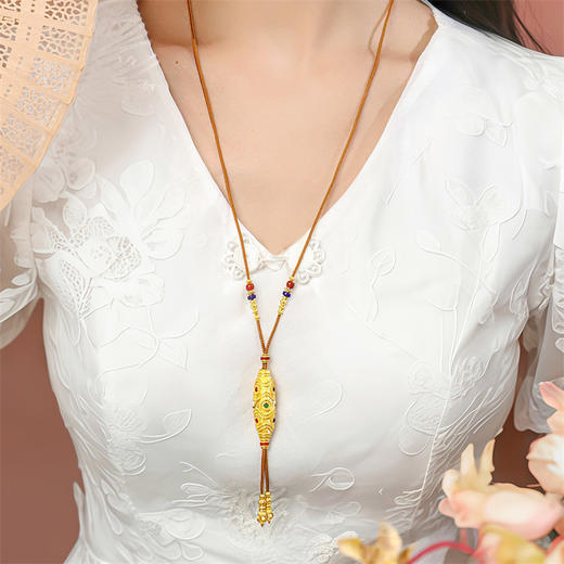 【新品首发】九眼天珠 黄金吊坠金刚杵挂坠南红青金石足金吊坠【按克计价黄金2】MEMORA诗普琳GP298101（线上专供） 商品图4